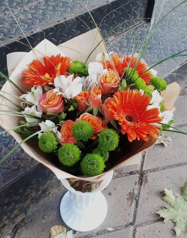 Букет цветов из: Герберы, Хризантемы, Альстромерии и Розы в Бижбуляк