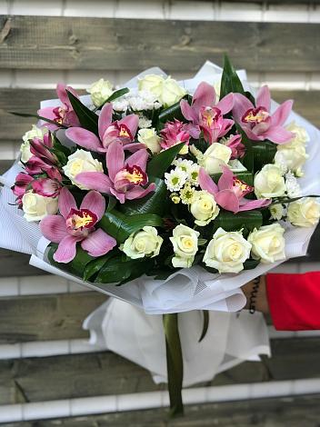 Букет цветов из: Розы и Хризантемы в Бижбуляк