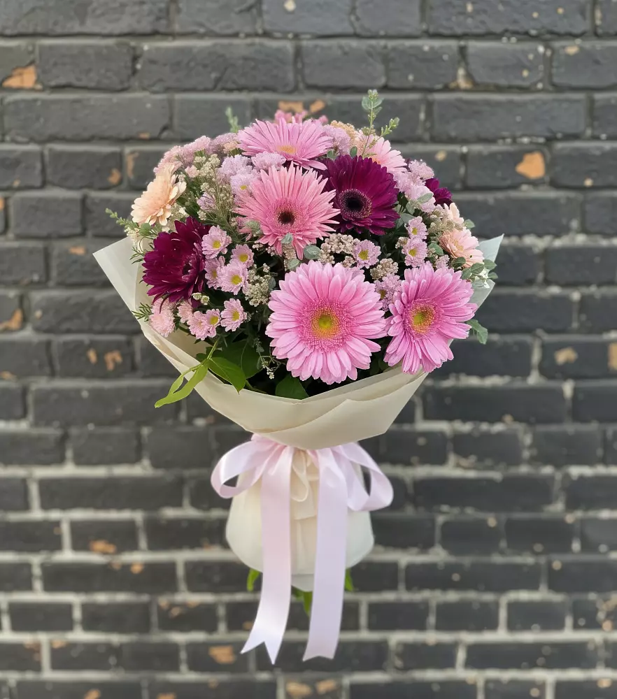Букет цветов из: Герберы и Хризантемы в Бижбуляк