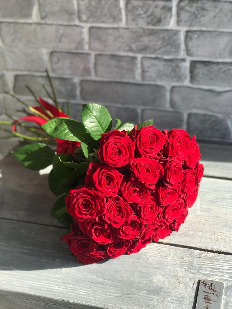 Букет Красные розы Фридом в Бижбуляк