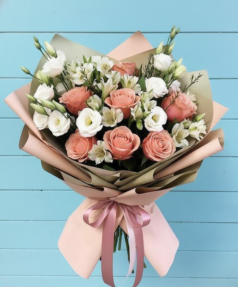 Букет цветов из: Розы, Альстромерии и Лизиантусы в Бижбуляк