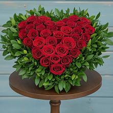 Цветочная композиция из Розы в виде сердца в Бижбуляк