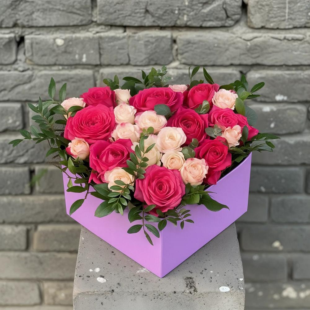 Цветочная композиция из Розы в коробке в Бижбуляк