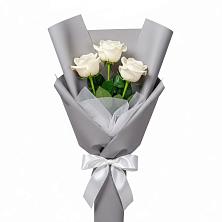Букет 3 белые розы в Бижбуляк
