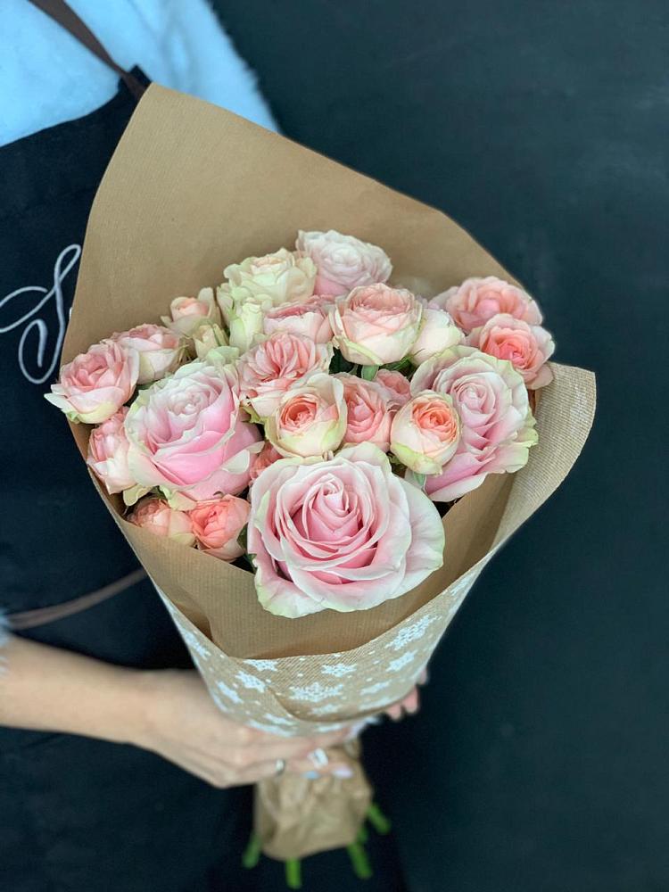 Букет цветов из: Хризантемы и Розы в Бижбуляк