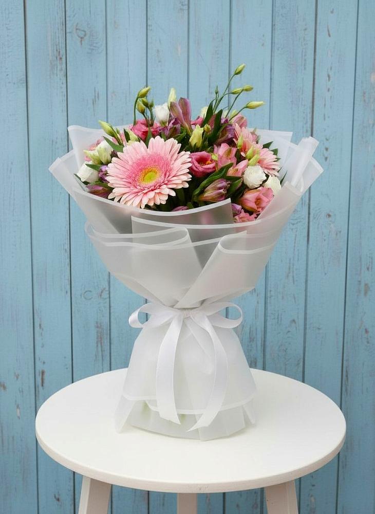 Букет цветов из: Герберы, Альстромерии и Лизиантусы в Бижбуляк