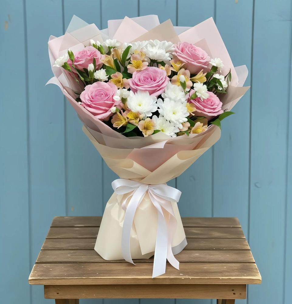 Букет цветов из: Гвоздики, Орхидеи и Розы в Бижбуляк