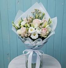 Букет цветов из:  Розы и Лизиантусы в Бижбуляк