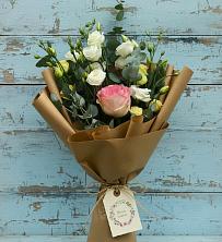 Букет цветов из:  Розы и Лизиантусы в Бижбуляк