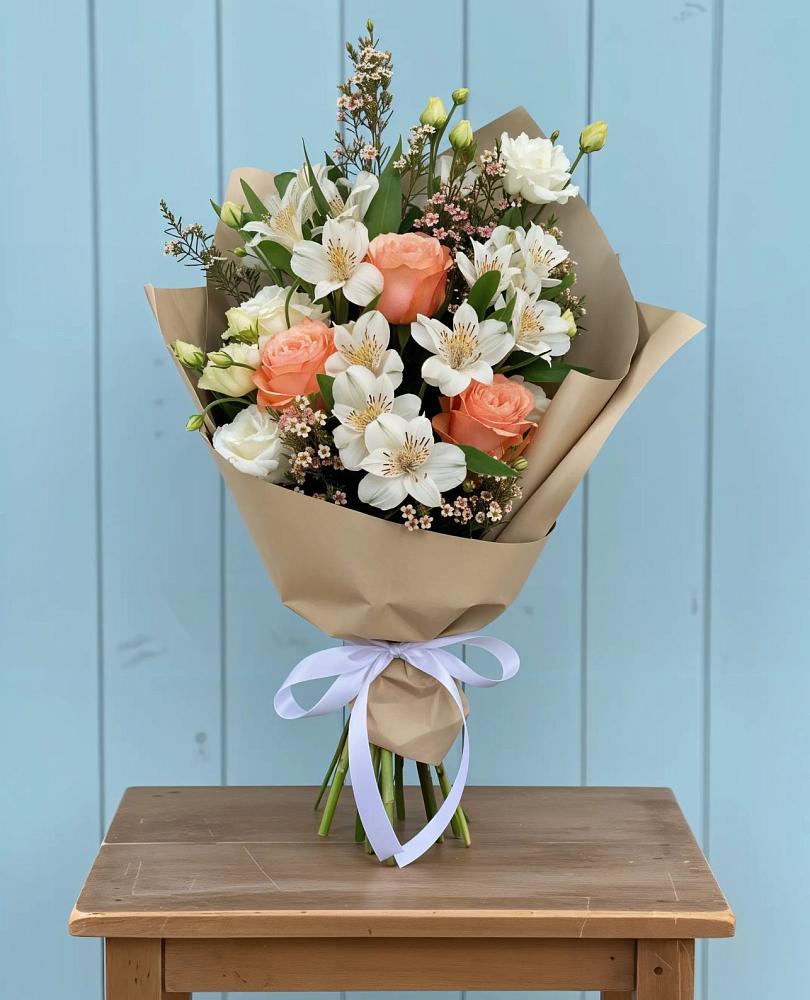 Букет цветов из: Альстромерии, Лизиантусы, Розы и Хризантемы в Бижбуляк